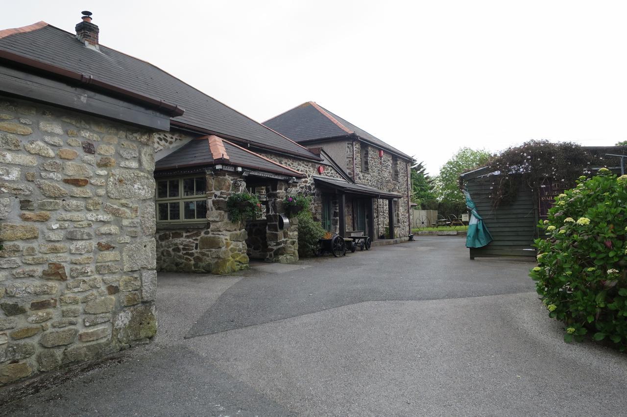Tricky'S Hotel Redruth Bagian luar foto