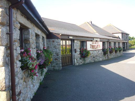 Tricky'S Hotel Redruth Bagian luar foto